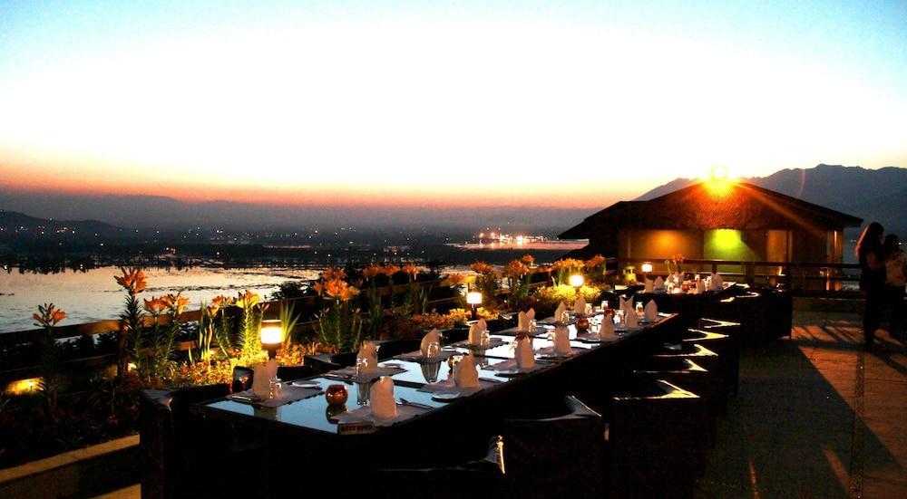 Taj Dal View Srinagar Hotel Eksteriør billede